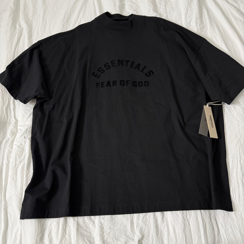 FOG ESSENTIALS Tee